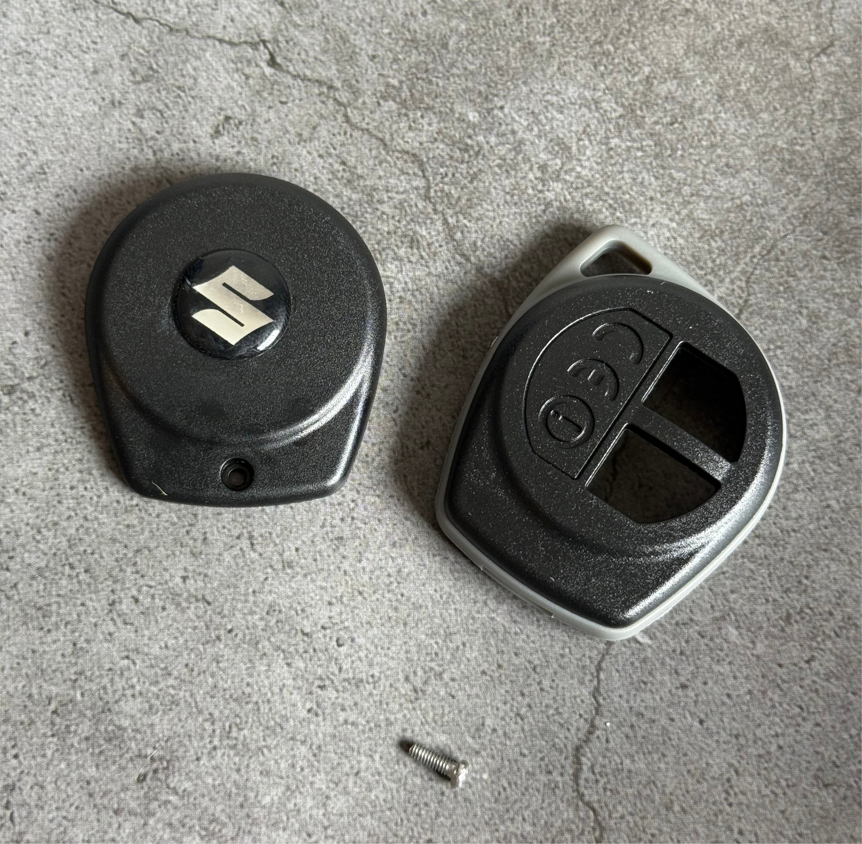 Carcasa Suzuki con Logo Original - Instalación Directa sin Cortar Llave